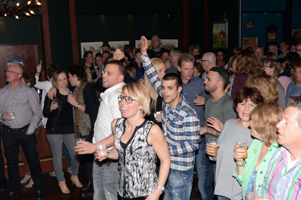 ../Images/Heel Noordwijkerhout zingt Hazes 085.jpg